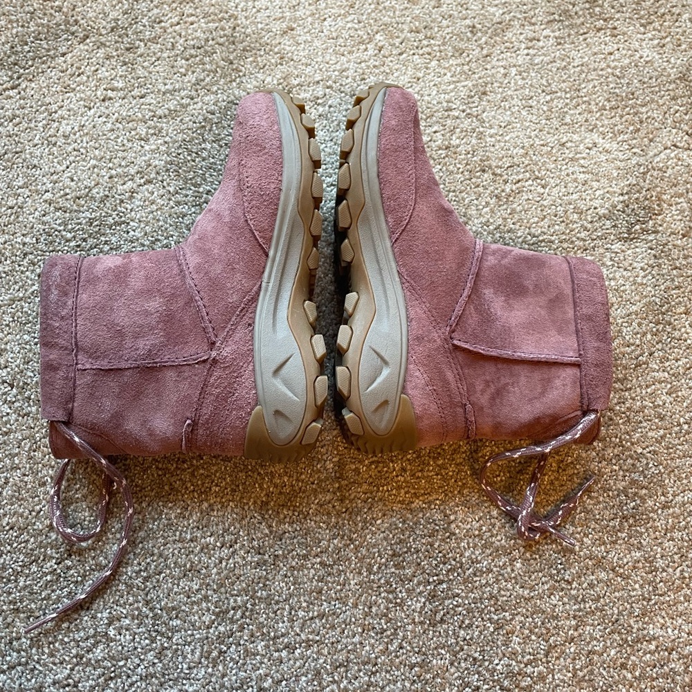 Merrell Women's Burgundy Winter Boots - Picture 4 of 10